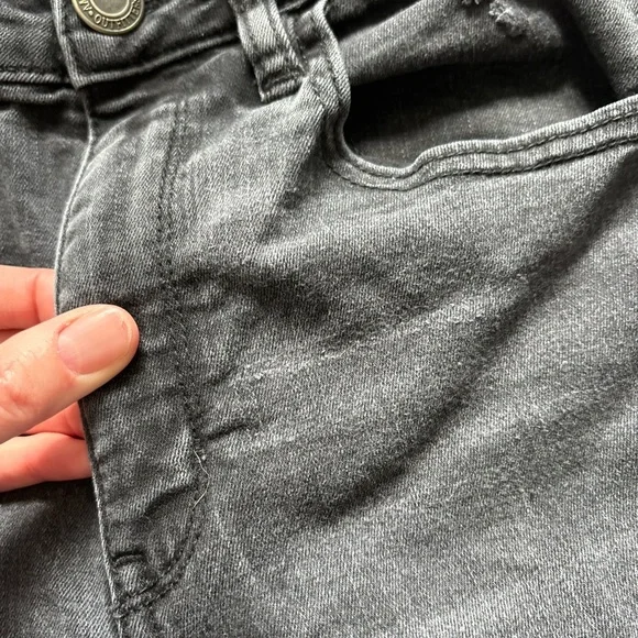 American Eagle Outfitters Charcoal Distressed Skinny Jeans - Picture 13 of 16